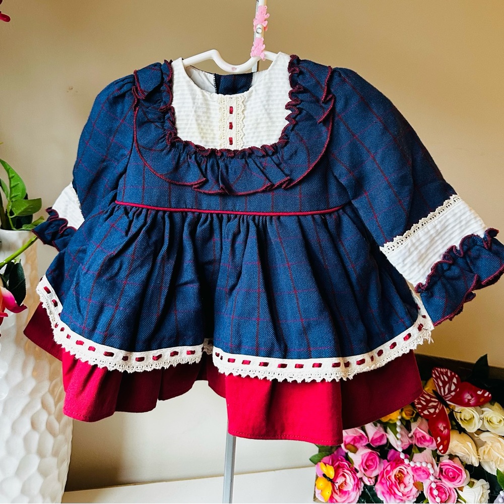 Warm and beautiful dress for baby girl